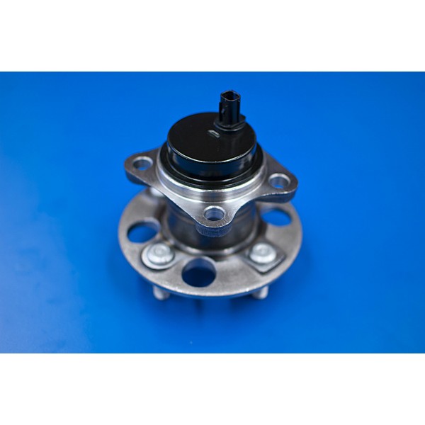 1 x New REAR Wheel Bearing Hub for Toyota Yaris NCP90/91/93  2005-on