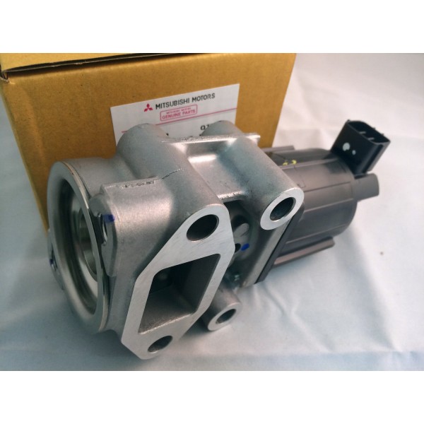 New *GENUINE* Exhaust Gas Return EGR Valve Mitsubishi Pajero 3.2L Turbo Diesel